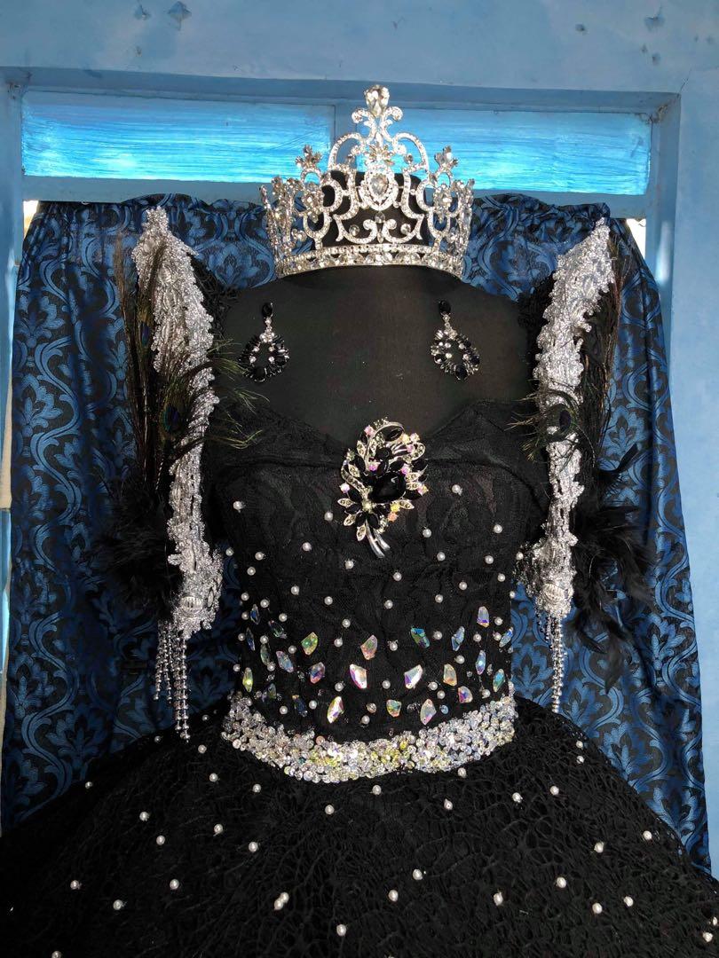 Black ball gown for rent (Category: Evening dresses & gowns) located in Pasig City. Submitted by __npc__ (Listing ID 234441078, Image 2). Description: PM FOR INQUIRIES ❤️ (Read more) 😊 ❣️FOR RENT (BLACK BALL GOWN) 2,300+ 1,500 security deposit 2 valid ids address and event Crown not included 3-4 days rental .