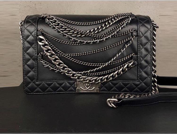 Chanel enchained boy bag top