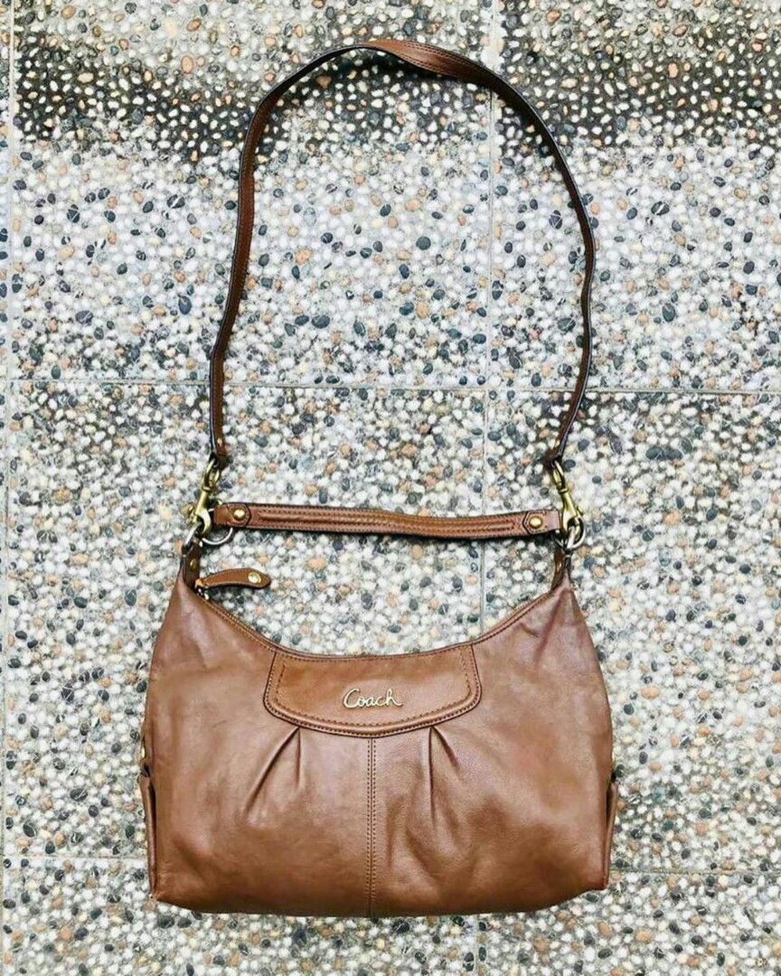 coach leatherware bag