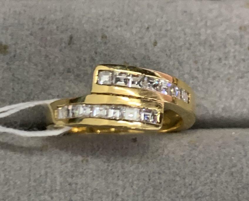 Diamond Ring 750 Yellow Gold Women S Fashion Jewellery Rings On Carousell