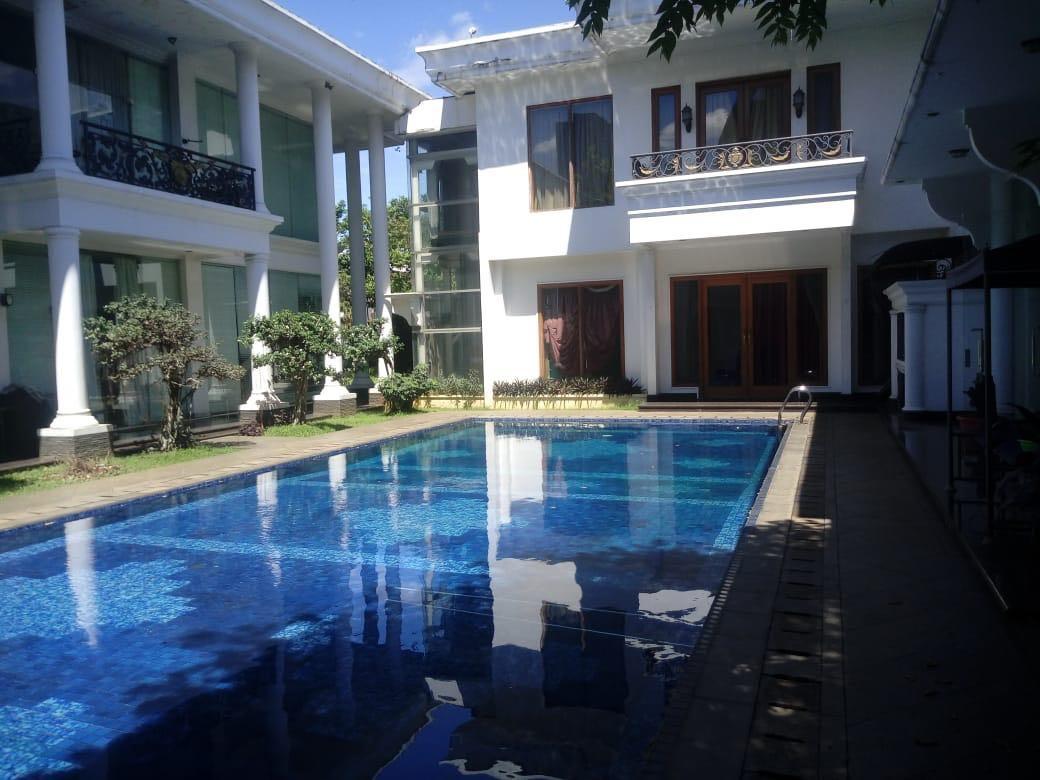 Dijual Rumah Mewah Luas Banget Ada Kolam Renang Di Cilandak Jakarta Properti Dijual Di Carousell