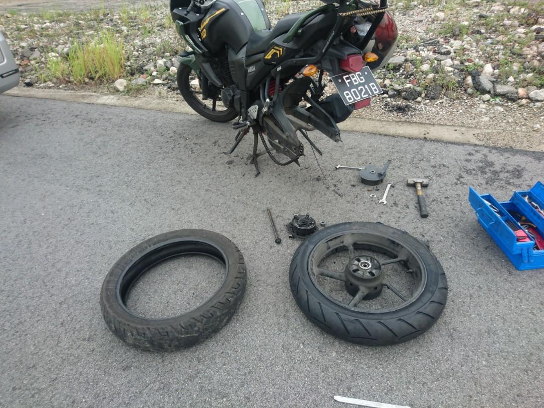 Motorcycle Onsite Tyre Change Rescue Motorcycle Onsite Tyre Change