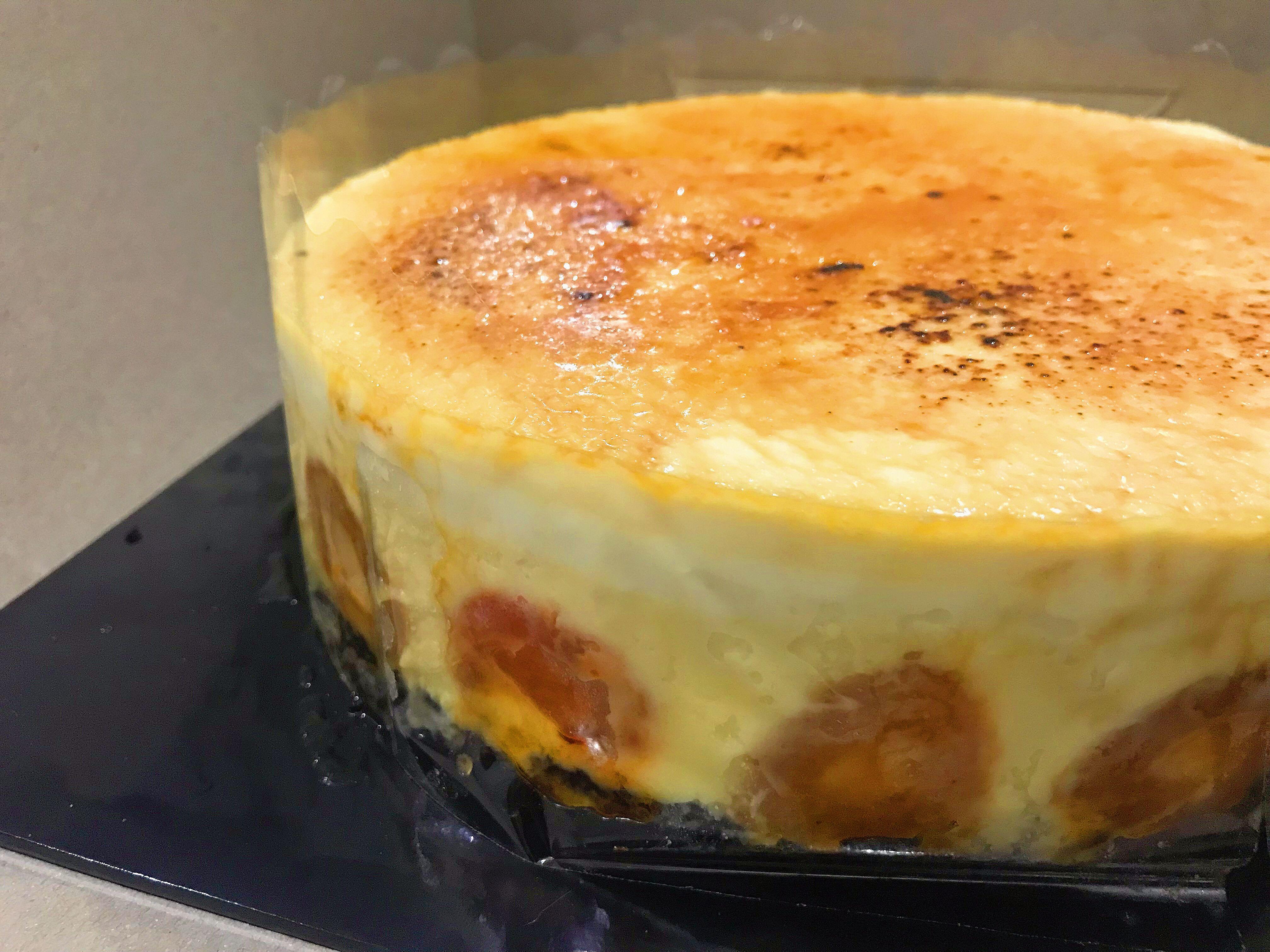 Whole Musang King Cheese Cake With Salted Egg Yolk Food Drinks Packaged Instant Food On Carousell