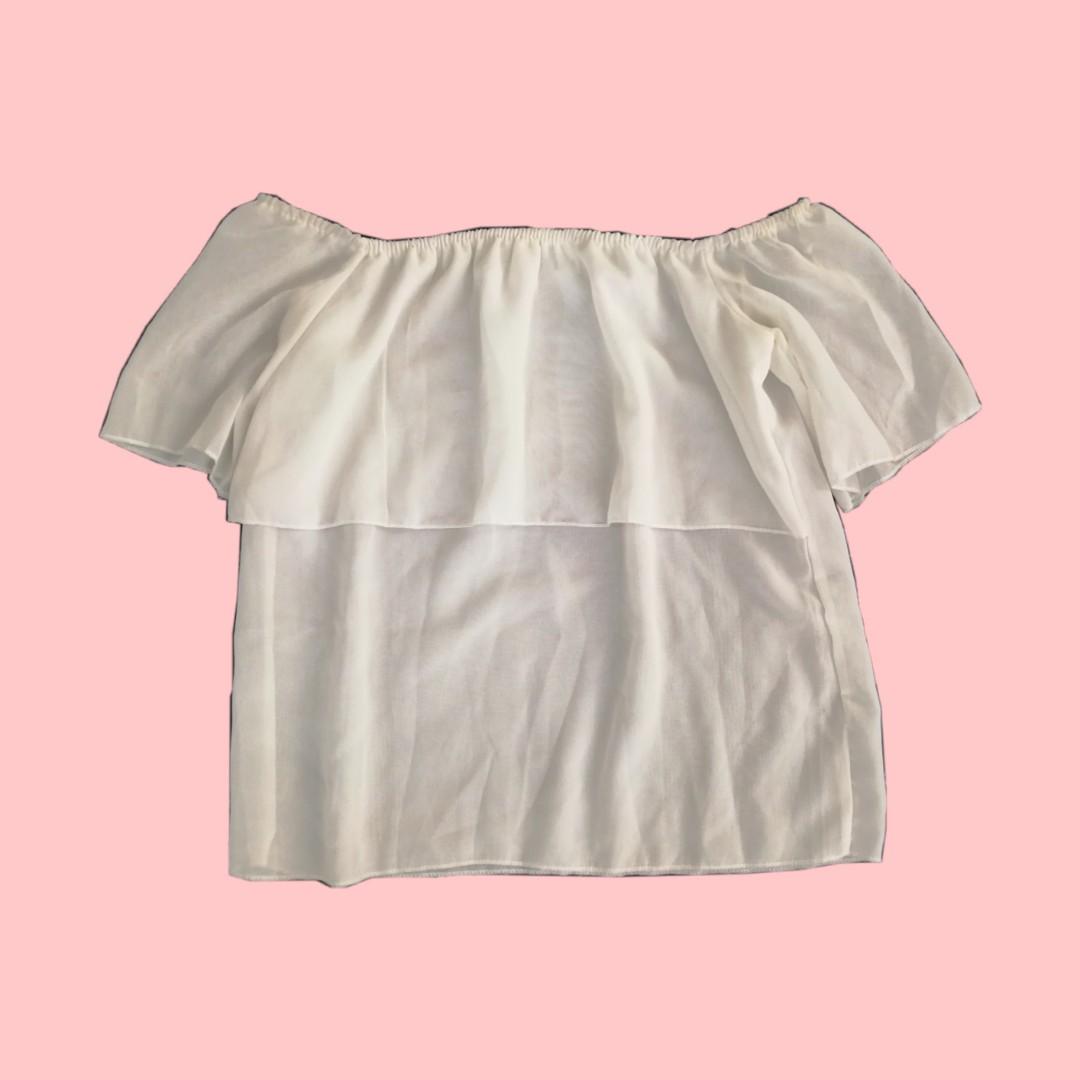Off-shoulder top | FREE SHIPPING (Category: Sleeveless) located in Silang. Submitted by gaell.declutter (Listing ID 234567260, Image 2). Description: Medyo see through FREE SHIPPING*** (NCR, Cavite, Laguna) Provincial: +sf Buy 2 items from my listings and you get 50 PESOS DISCOUNT! Buy 3 and you get 100 PESOS OFF!!! 🎉🎉🎉 💸 Payment options BPI Gcash Paypal Palawan Express LBC 🚚 Shipping Erim express #freejuly.