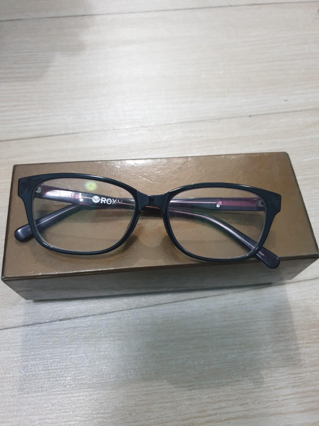 Roxy eyeglasses shop