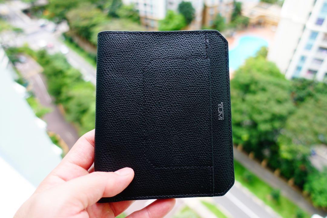 Tumi camden hotsell passport case