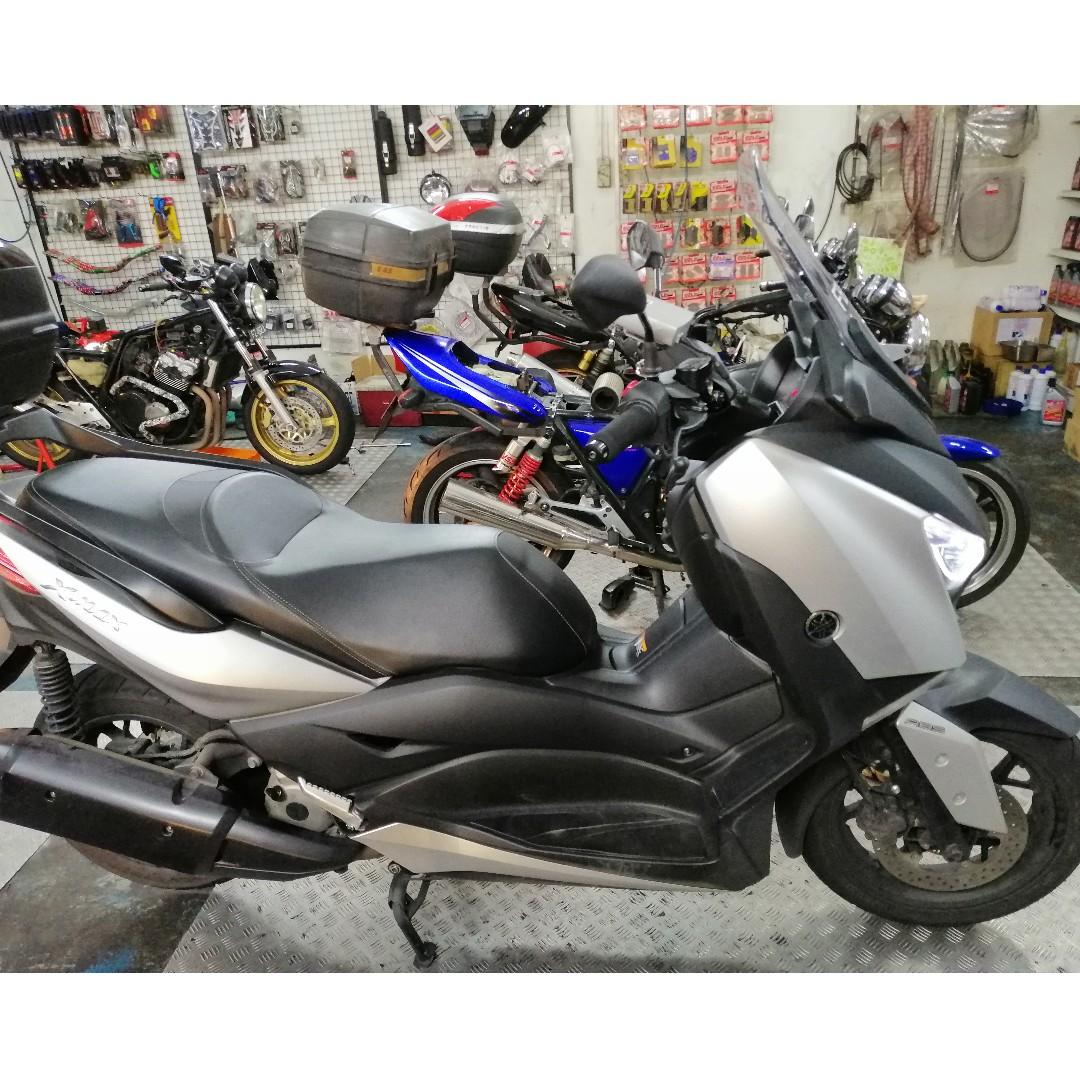 Xmax 300 Change The Amsoil 10w 40 Oil Filter And Gear Oil Motorcycles Motorcycle Accessories On Carousell