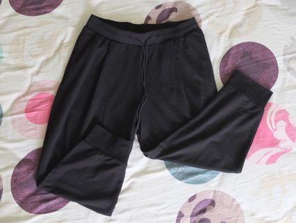 Jogger Pants / Celana Jogger Hitam 3/4