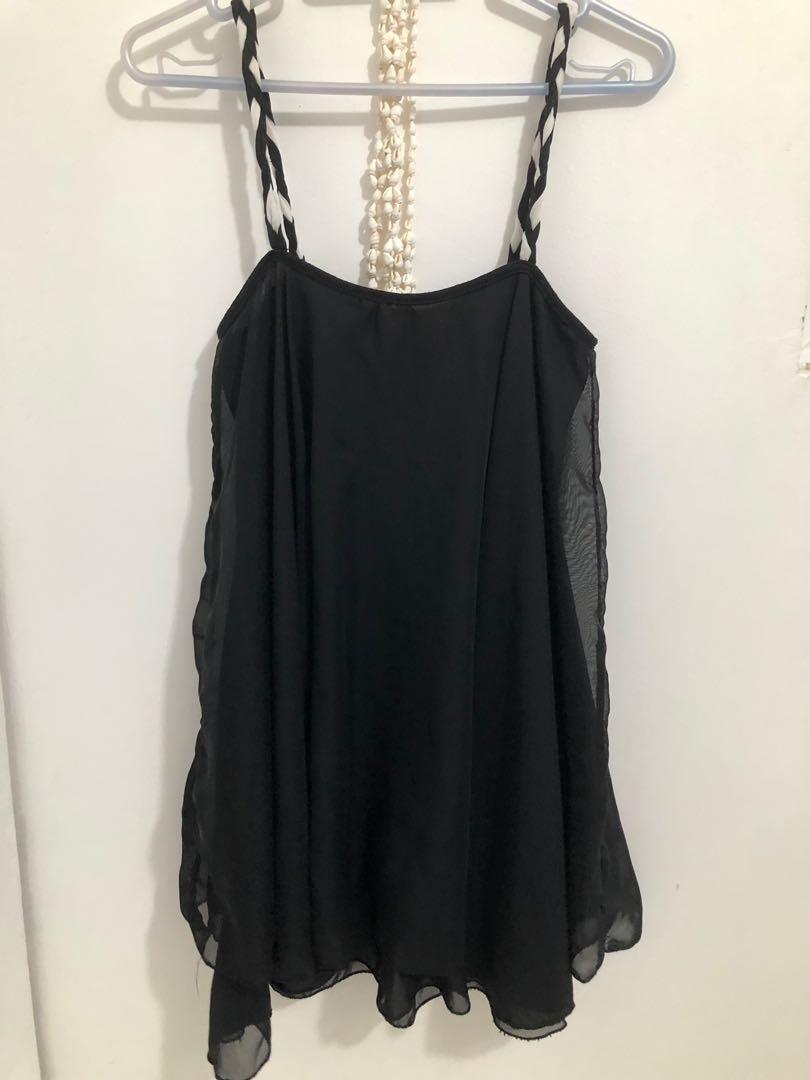 Black Flowing Top or Short Dress (Category: Others Tops) located in San Juan City. Submitted by am_001 (Listing ID 234988470, Image 2). Description: Top/Blouse if you’re tall, dress if you’re short. 😉 Used many times in the past! You can wear it as a blouse on leggings, pants, shorts; or as a dress with/out blazers! PM me your offers! ♥️♥️.