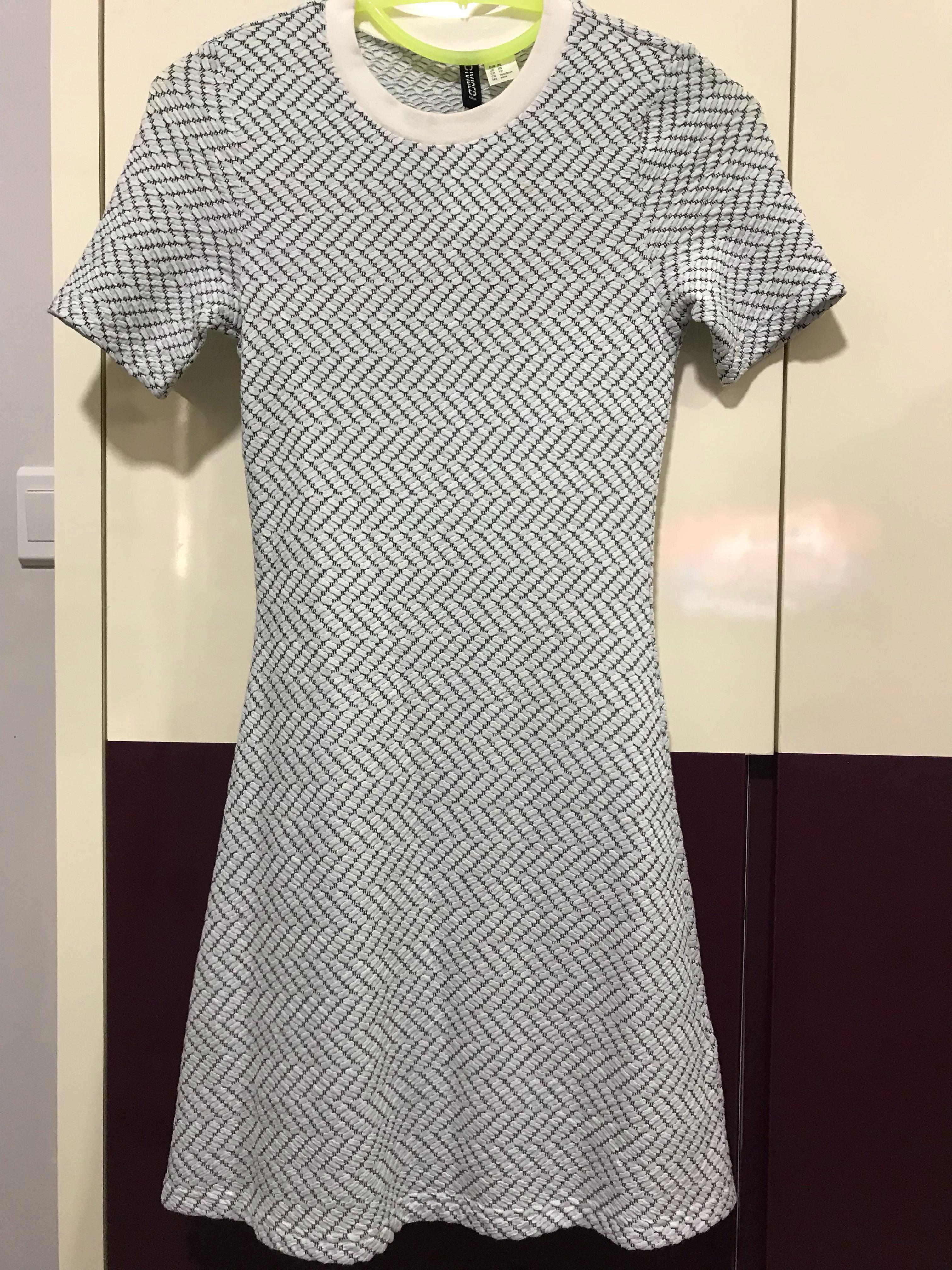 h and m blue and white dress