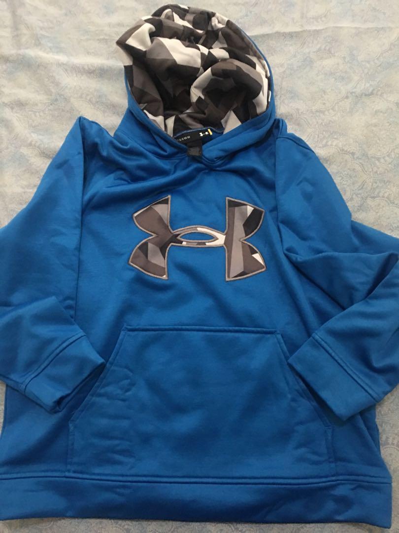 LEGIT Underarmour Jacket (Category: Activewear) located in Manila. Submitted by zilddd (Listing ID 235064937, Image 1). Description: Hard to find jacket style. Condition is 9/10 Shipping or meetup available..