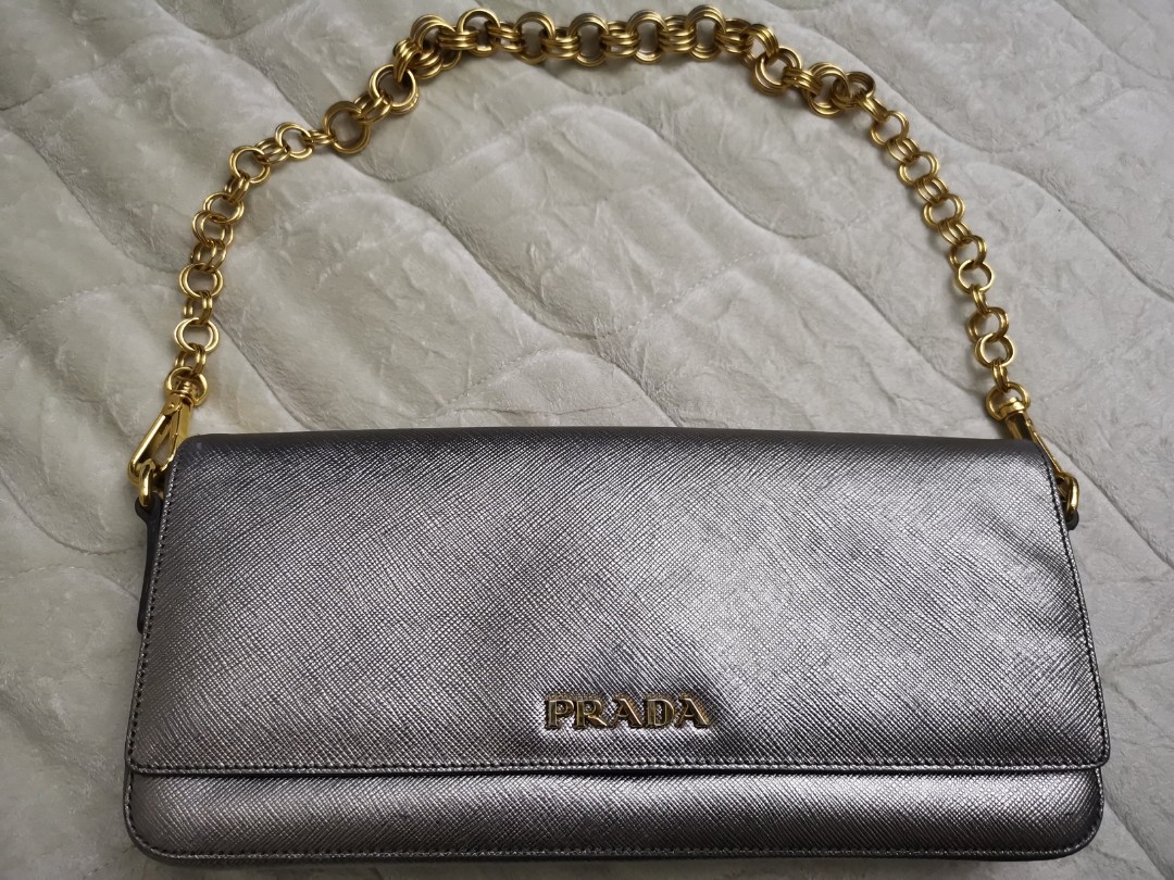 Prada dinner bag clearance