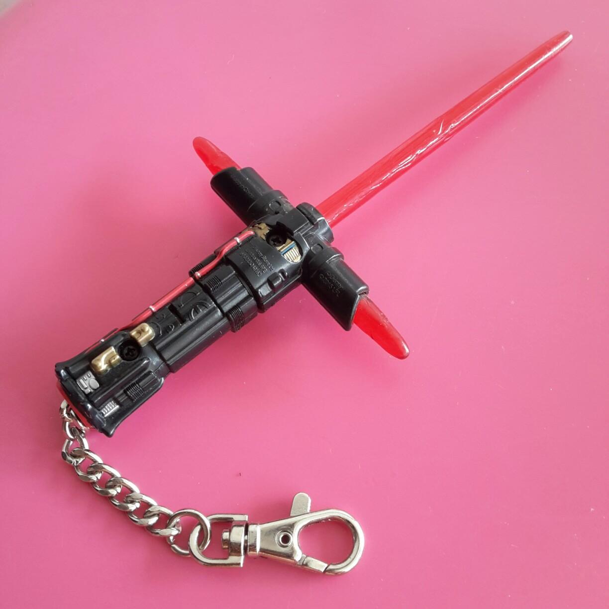 Kylo ren lightsaber keychain discount