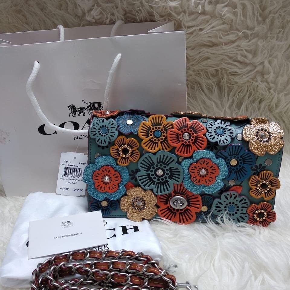 Coach Dinky Tearose bahan Leather warna Light blue cantik banget tasnya rasa artis pakai NEW Authentic