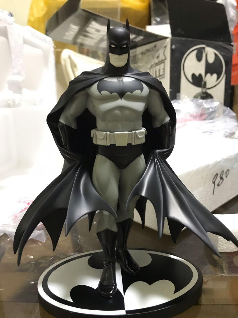 Get Wallpaper Dc Direct Batman Gotham Knight Black White Statue By George For Android