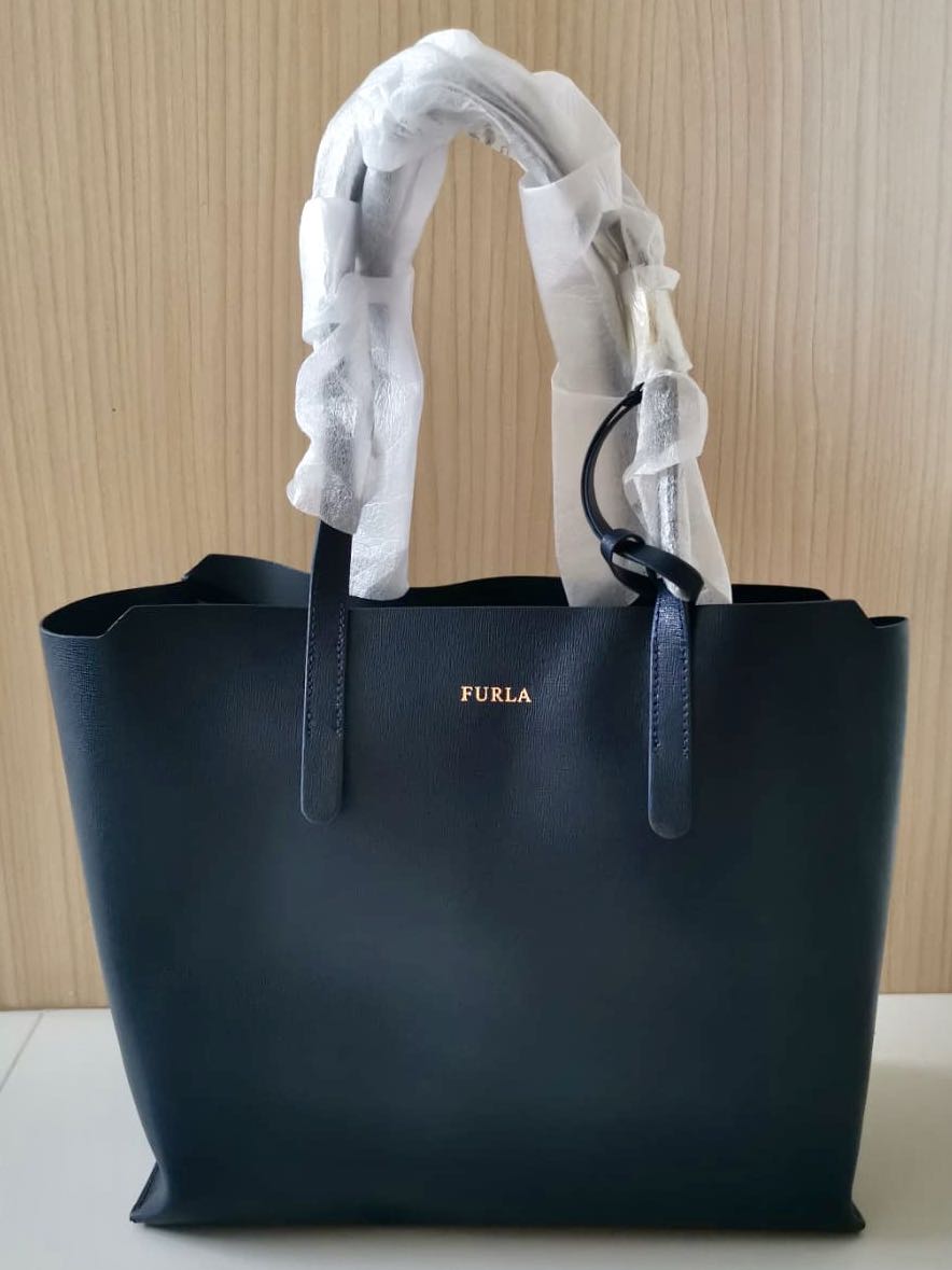 FURLA SALLY ON SALE! Limited stock #reviewbykaktia. You may pay in 3-5x  installments. Small short handle 590 Medium long handle 650 Large long  handle, By Mon Amie Boutique