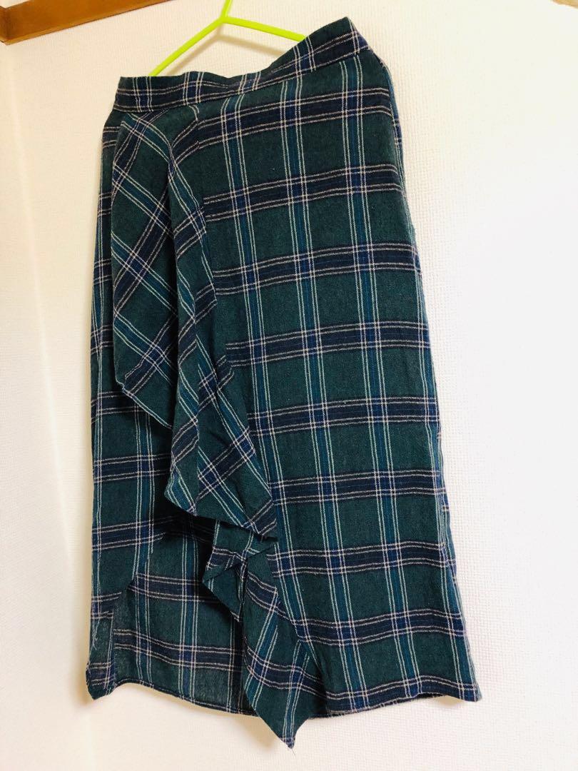 Mango Green Skirt 22 Women S Fashion Women S Clothes Bottoms On Carousell