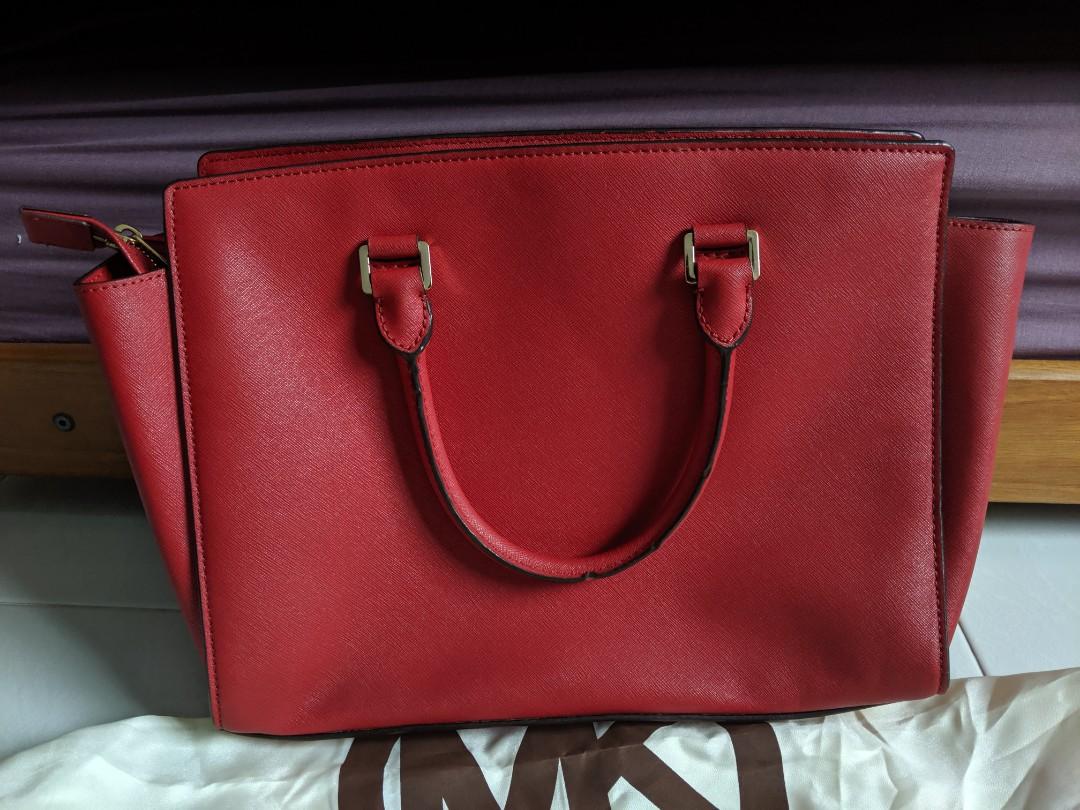 Michael Kors Selma textured leather trapeze bag