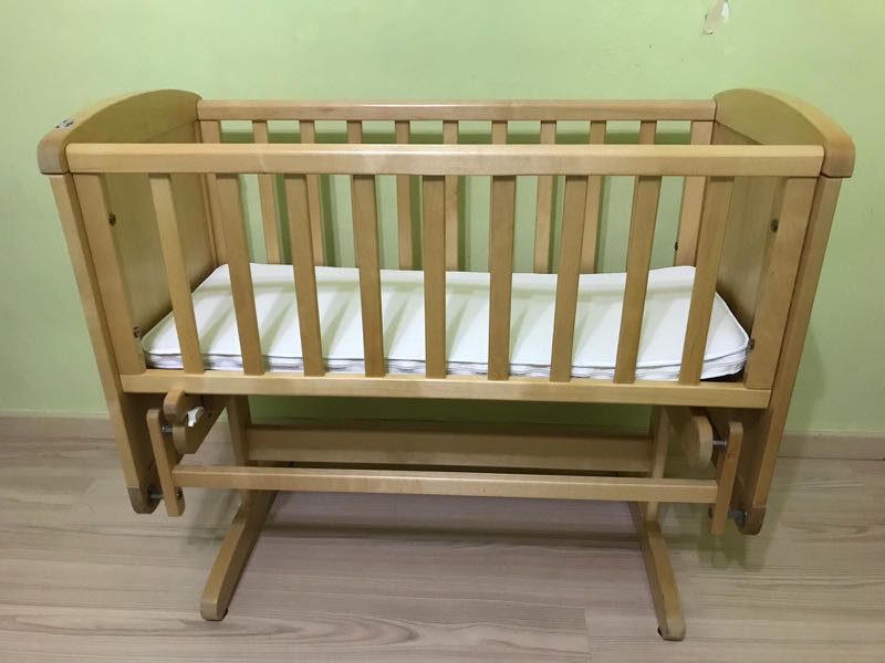 gliding crib