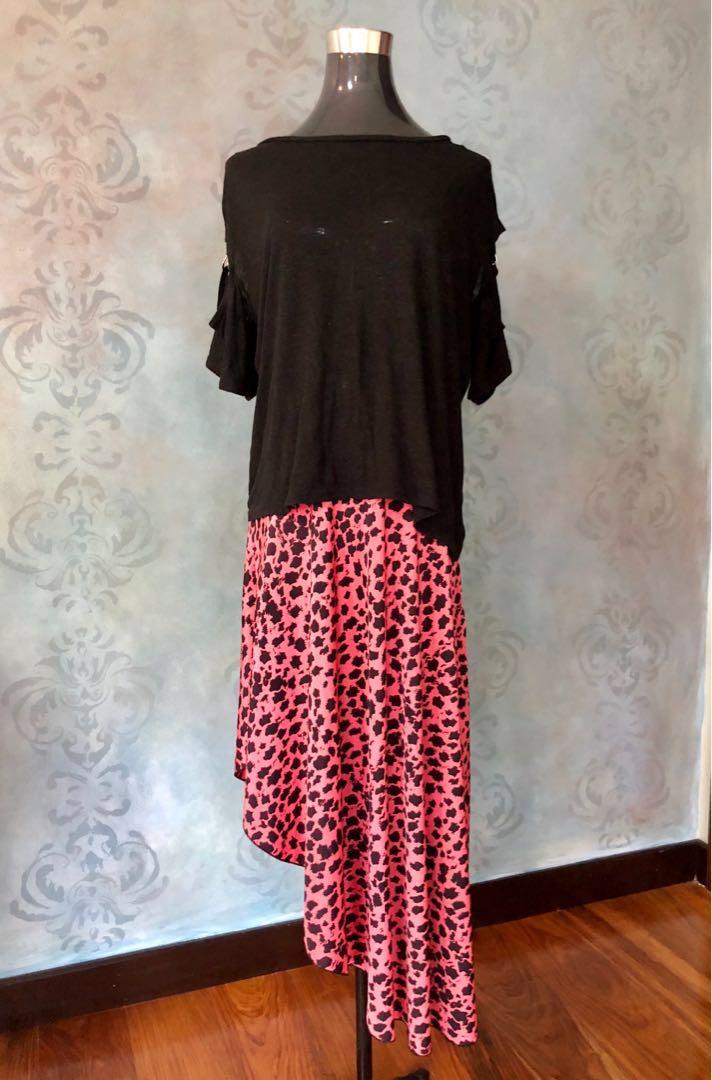 leopard print skirt with red top