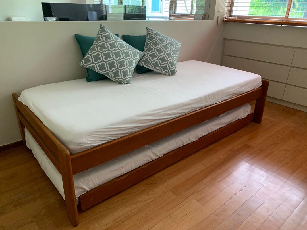 Scanteak single bed/day bed with pull out trundle bed, Furniture & Home