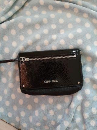 Calvin klein sling wallet