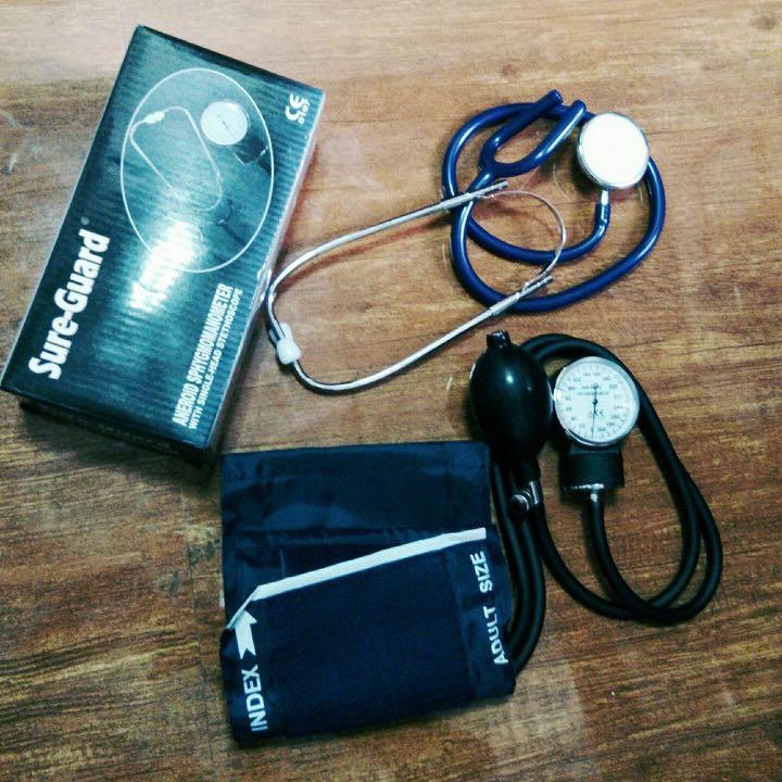Aneroid sphygmomanometer w/ single head stethoscope (Category: Ear Care) located in Malabon City. Submitted by cathyardiente (Listing ID 235402978, Image 1). Description: BP Aneriod with Stethoscope Sureguard •Standard cotton cuff •Features a non-stop pin manometer •Features a 2-tube adult size bladder, and an air-release valve with spring •Comes with standard end valve and standard latex bulb •Vinyl zipper bag included Dimension: 7cm x 20cm x 10