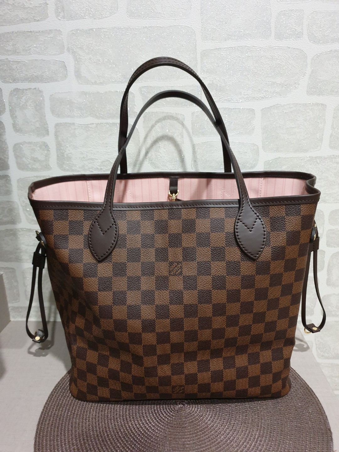 Authentic BNIB Louis Vuitton Neverfull Bag, Luxury, Bags & Wallets, Handbags on Carousell
