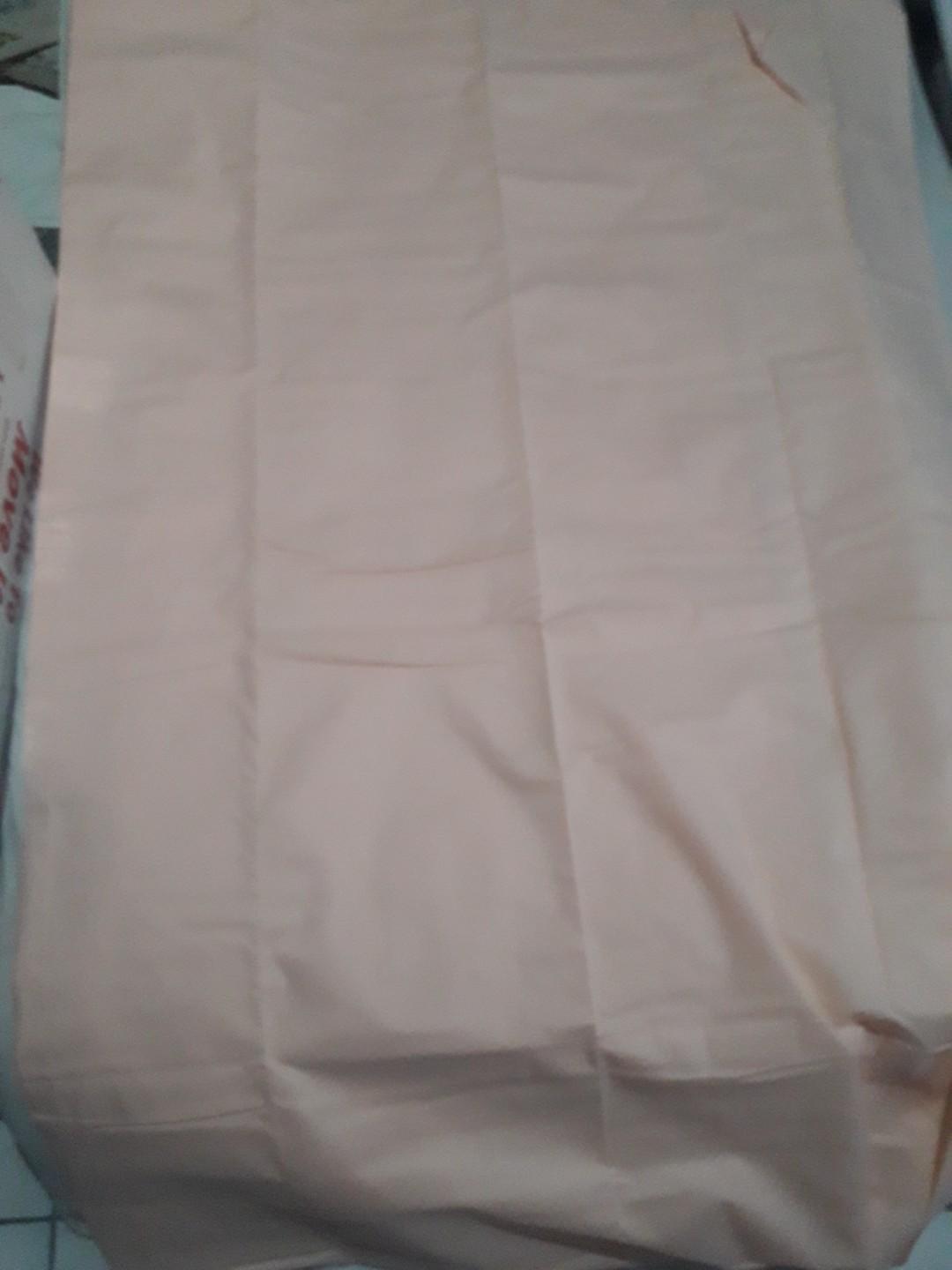 Bed sheet (Category: Bed Frames & Mattresses) located in Quezon City. Submitted by shopaholics.31 (Listing ID 235424368, Image 1). Description: Size 81 x 110 (206×279cm.) Padala from usa.