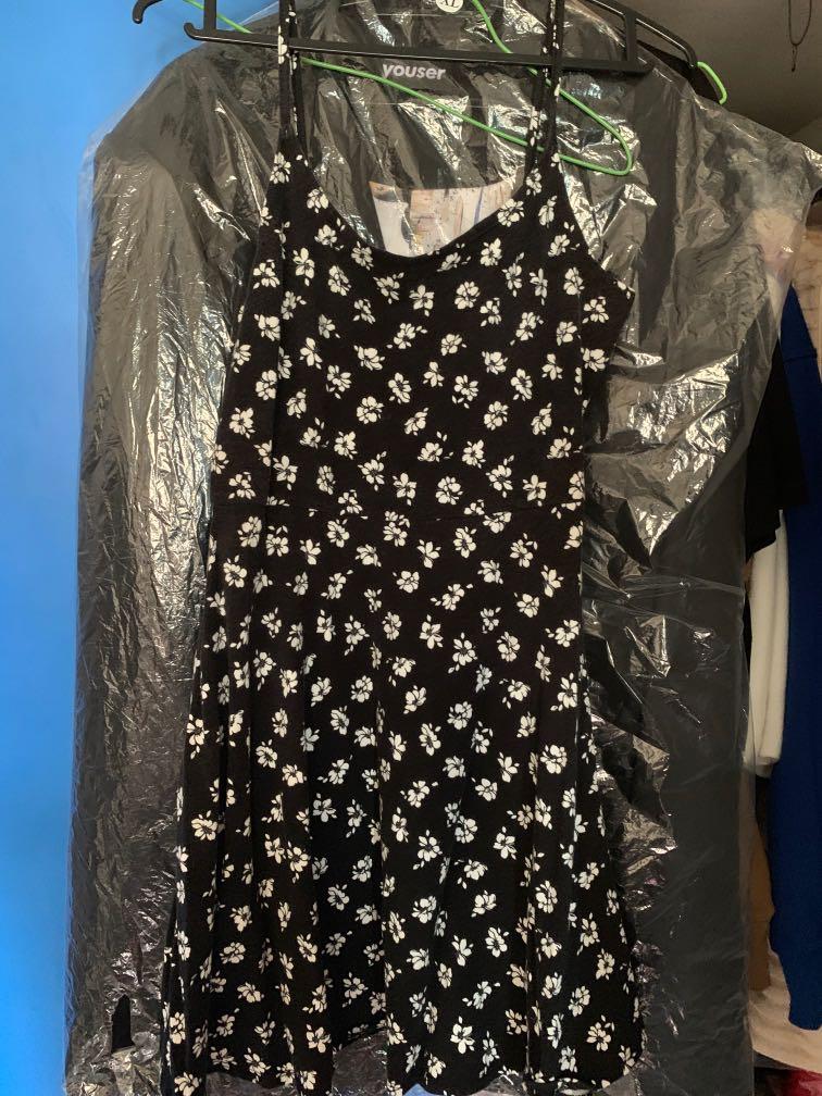 forever 21 black floral skater dress, Women's Fashion, Dresses