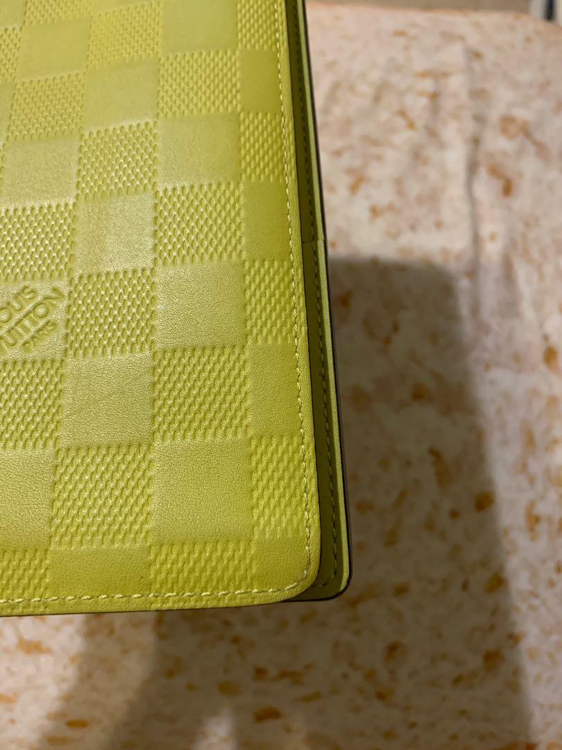 Louis Vuitton mens wallet Yellow Leather ref.136470 - Joli Closet