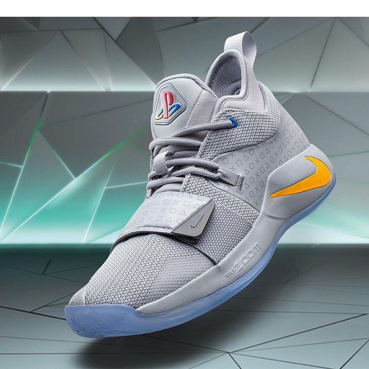 Pg2.5 pg 2.5 PlayStation 籃球鞋, 他的時尚, 鞋子在旋轉拍賣