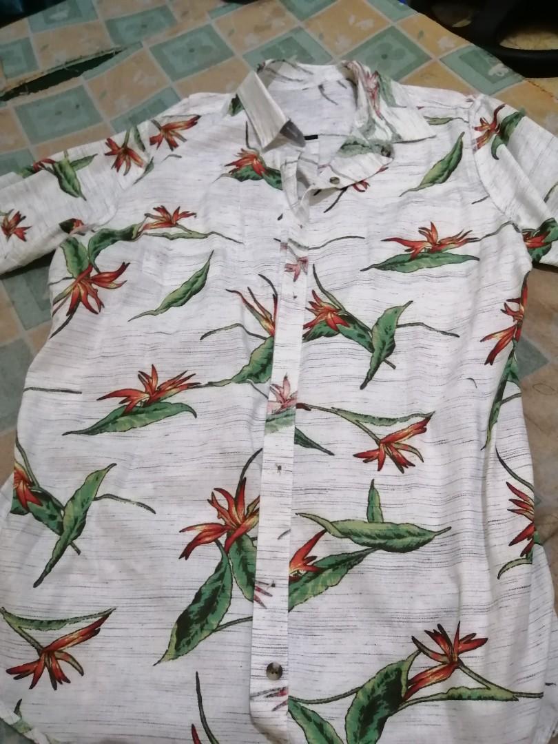 Ripcurl Floral polo (Category: Sleep and Loungewear) located in Manila. Submitted by hazelynramos (Listing ID 235352152, Image 1). Description: Rip curl floral polo. Brand new with tag. Original price: 3500 My boy doesnt like the color..
