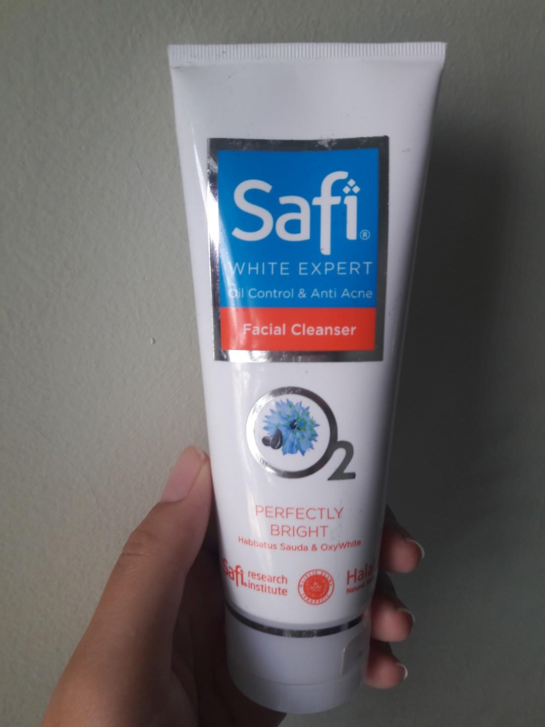Safi White Expert Oil control and anti acne facial cleanser