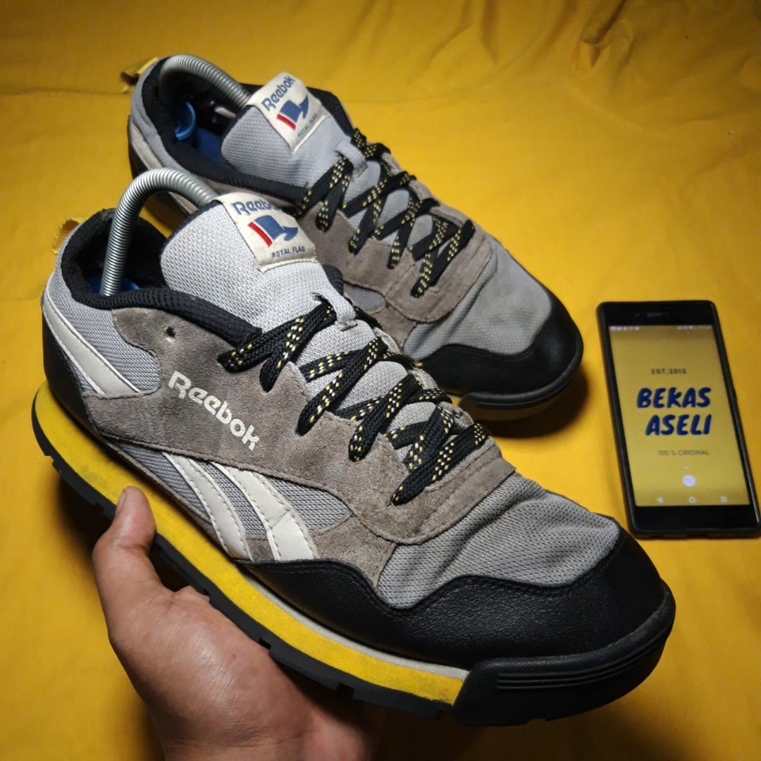 Sepatu second REEBOK ROYAL FLAG ORIGINAL Size 43 masih bagus banget no  minus, Fesyen Pria, Sepatu , Sneakers di Carousell