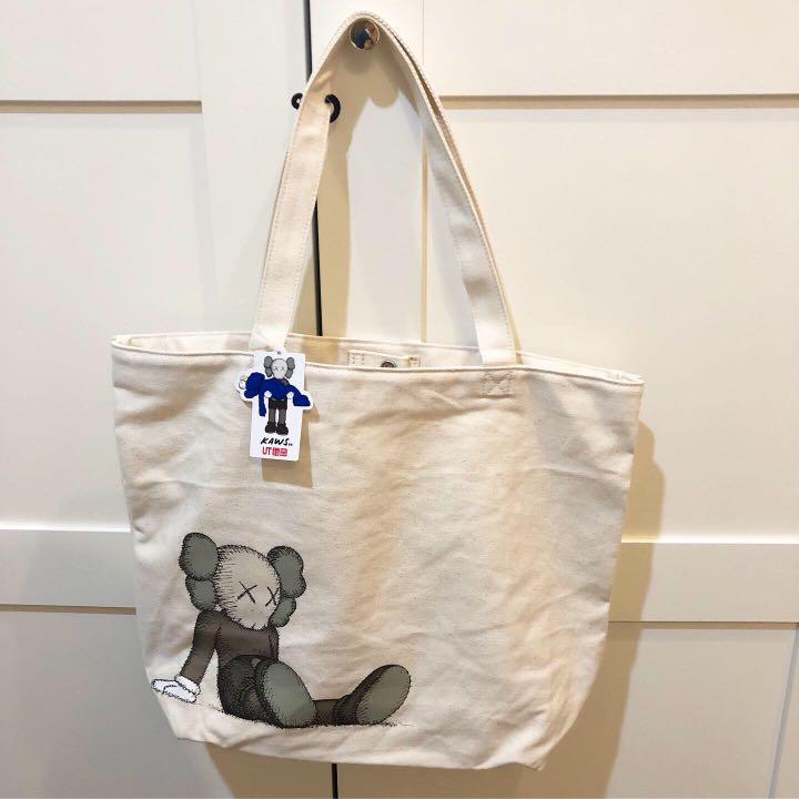 Tote Bag uniqlo x kaws, Fesyen Wanita, Tas & Dompet di Carousell