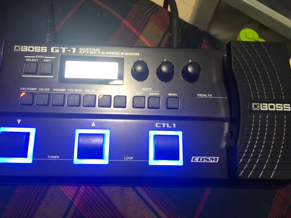 Boss GT1 Guitar Effects Processor, 興趣及遊戲, 音樂、樂器 & 配件, 樂器配件 Carousell