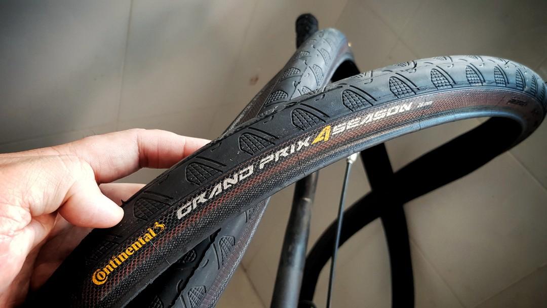 700c 28mm tyres top