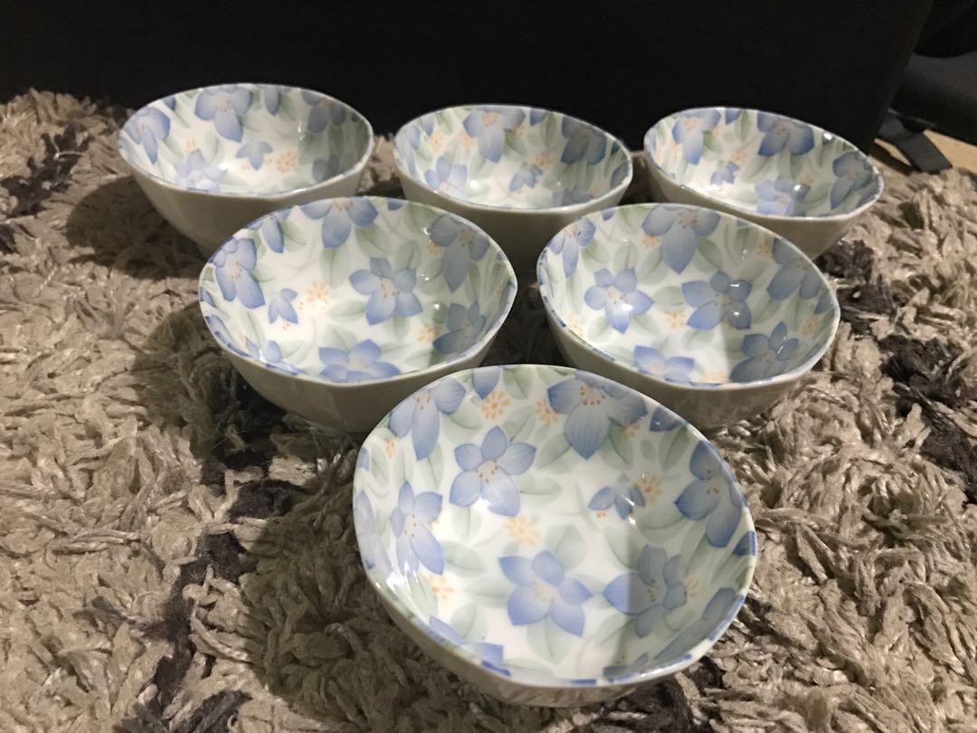 Dessert bowl (Category: Bakeware) located in Manila. Submitted by simplececile (Listing ID 235589867, Image 1). Description: Dessert bowl is only 50.00 each 6 pcs for only 300.00.