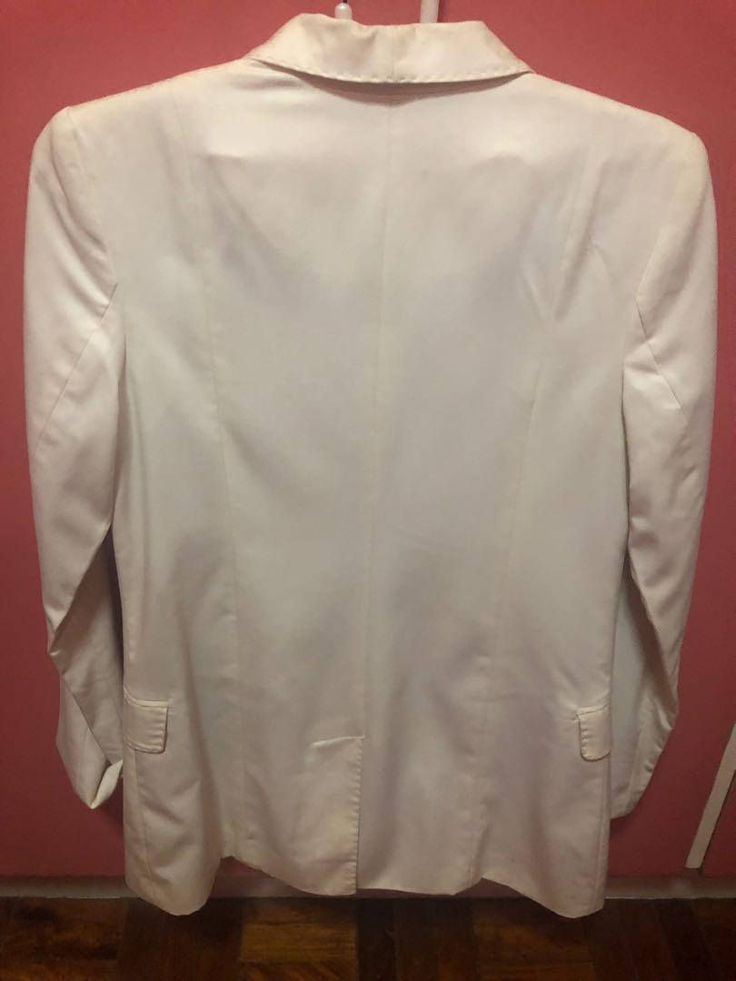 H&M White Blazer (with closet stain) (Category: Coats, Jackets and Outerwear) located in Quezon City. Submitted by stsiazon (Listing ID 235635893, Image 2). Description: ✔️ Fits xs to s ✔️ With closet stain from storage. Can be washed ✔️ Guaranteed authentic ✔️ All first-hand use ✔️ Price indicated is the final price ✔️ Buyer absorbs shipping fee via DPX or LBC express (no other courier available) ✔️ Minimum of 500.00 purchase for meet-up at SM N