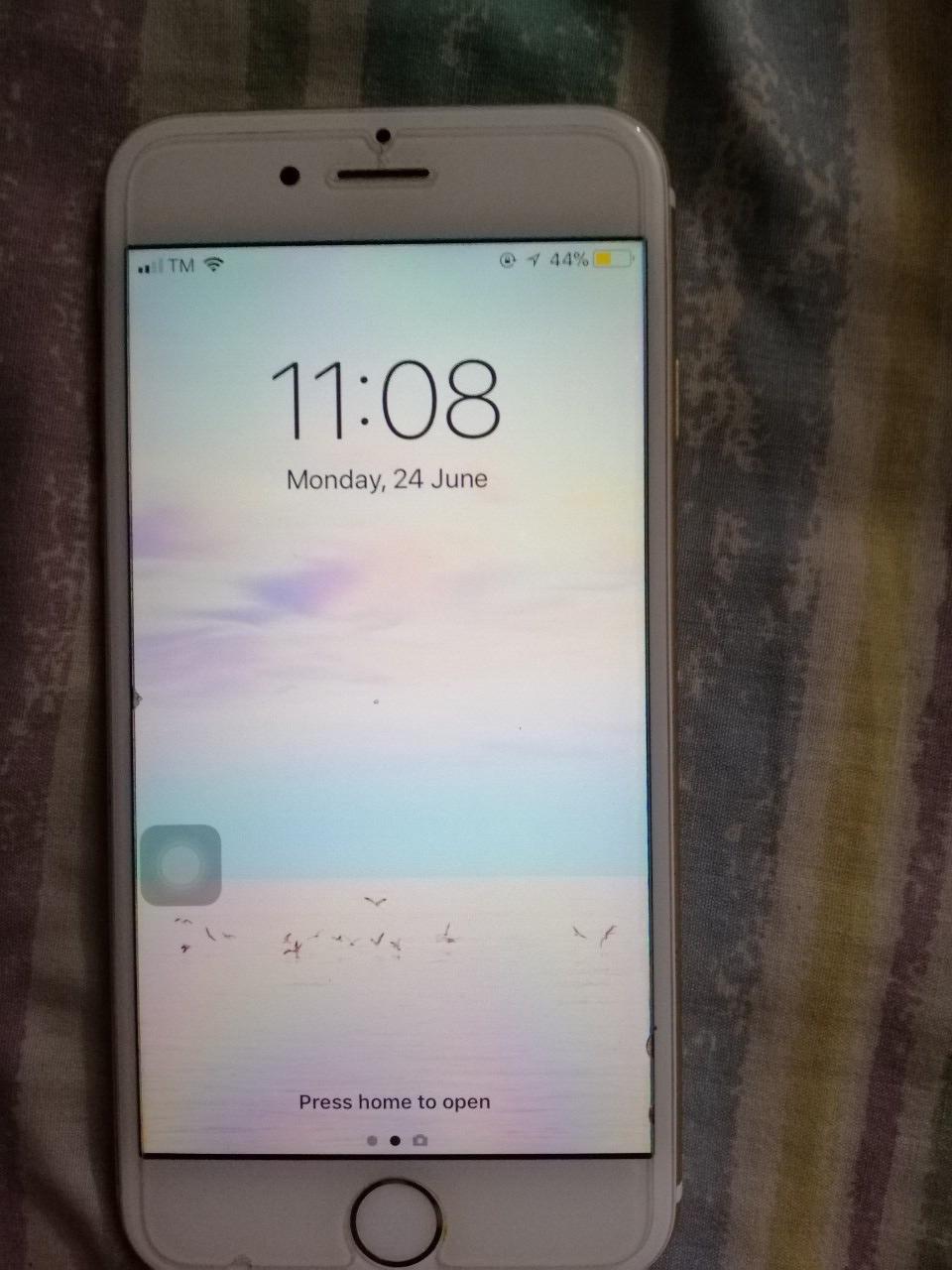 Iphone 6 128gb (Category: iPhone 6 Series) located in Makati City. Submitted by aleeli (Listing ID 235647611, Image 3). Description: Hi I’m selling iphone 6 128gb Gpp unlocked In very good condition No fingerprint lang Kakapalit lang ng battery original from spex Walang gasgas Price still nego. With free original lumee case.