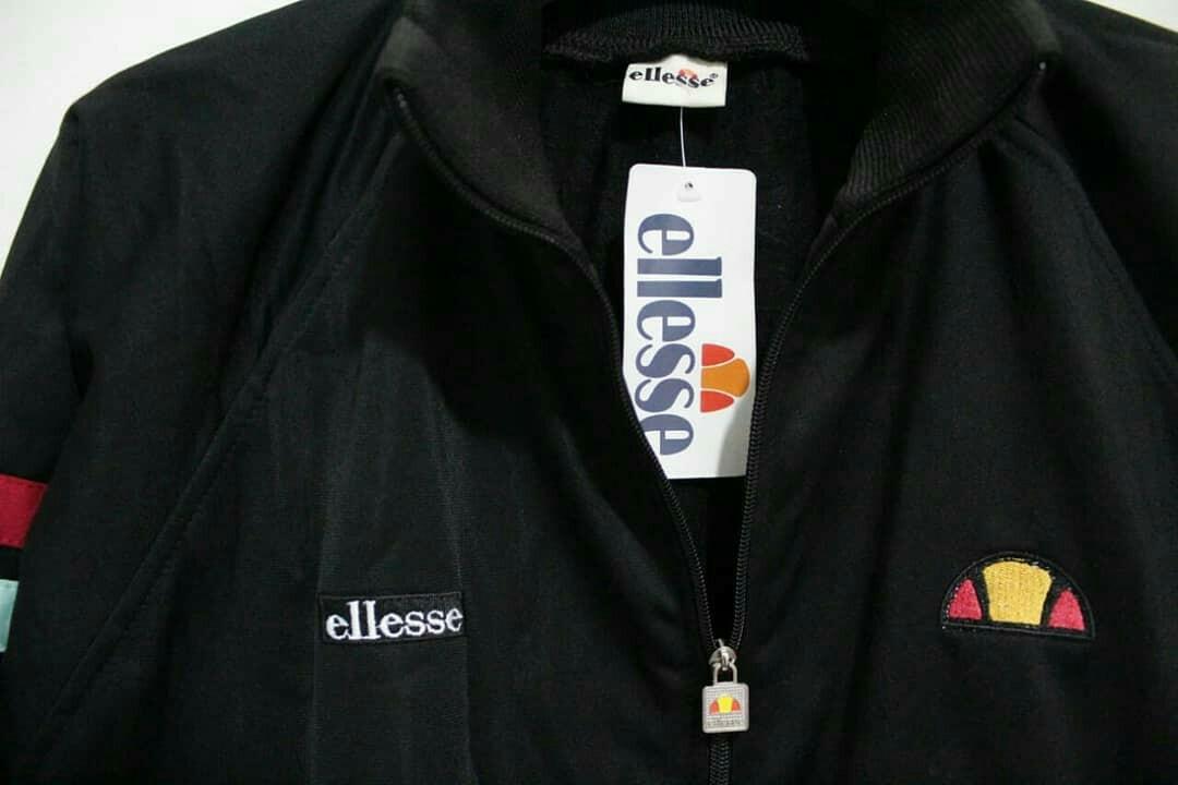Jaket tracktop ellesse black