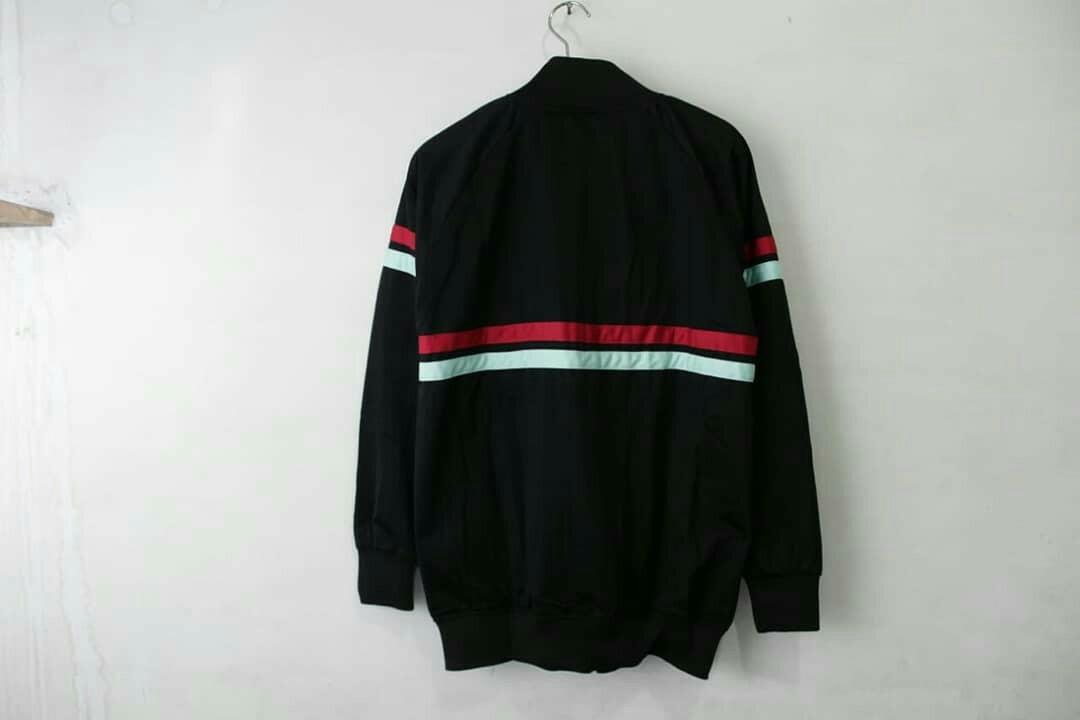 jaket tracktop ellesse