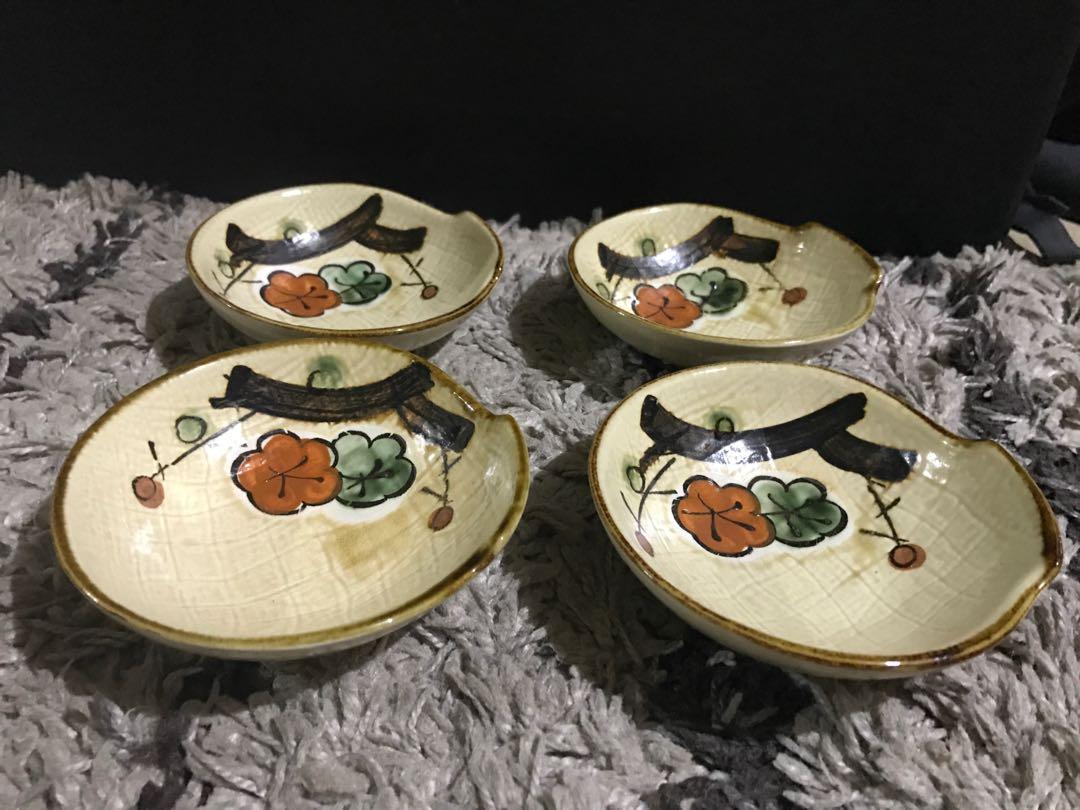 Japan dessert bowl (Category: Other Kitchen Appliances) located in Manila. Submitted by simplececile (Listing ID 235585190, Image 1). Description: Unique dessert bowl For onyl 50.00 each 4 for 200.00.
