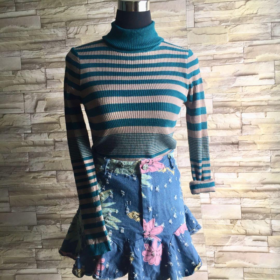 Knitted top (Category: Others Tops) located in Santa Rosa. Submitted by maximscollection (Listing ID 235579468, Image 1). Description: .