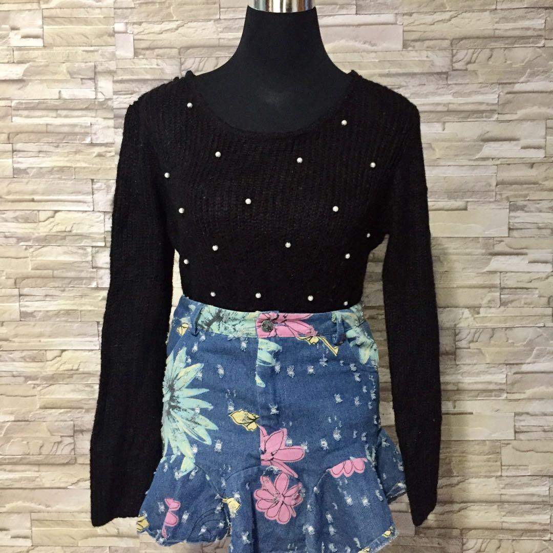 Knitted top (Category: Others Tops) located in Santa Rosa. Submitted by maximscollection (Listing ID 235598334, Image 1). Description: .