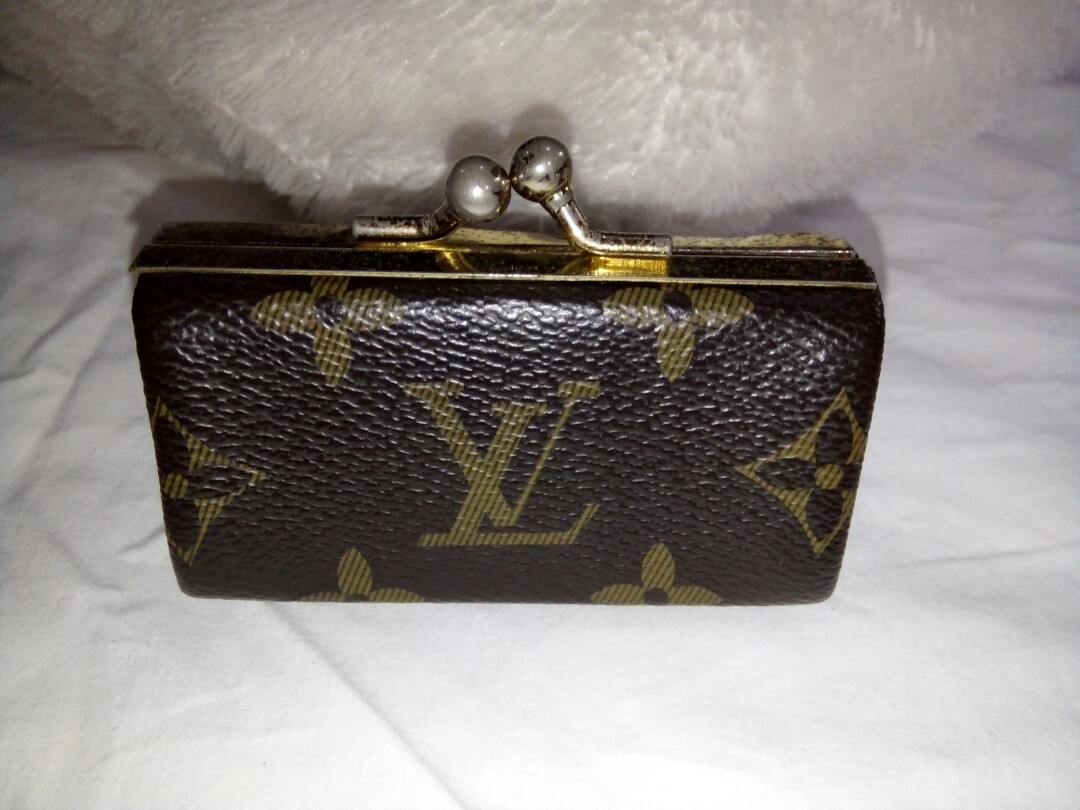 LOUIS VUITTON LIPSTICK CASE/ PURSE, Luxury, Bags & Wallets on Carousell