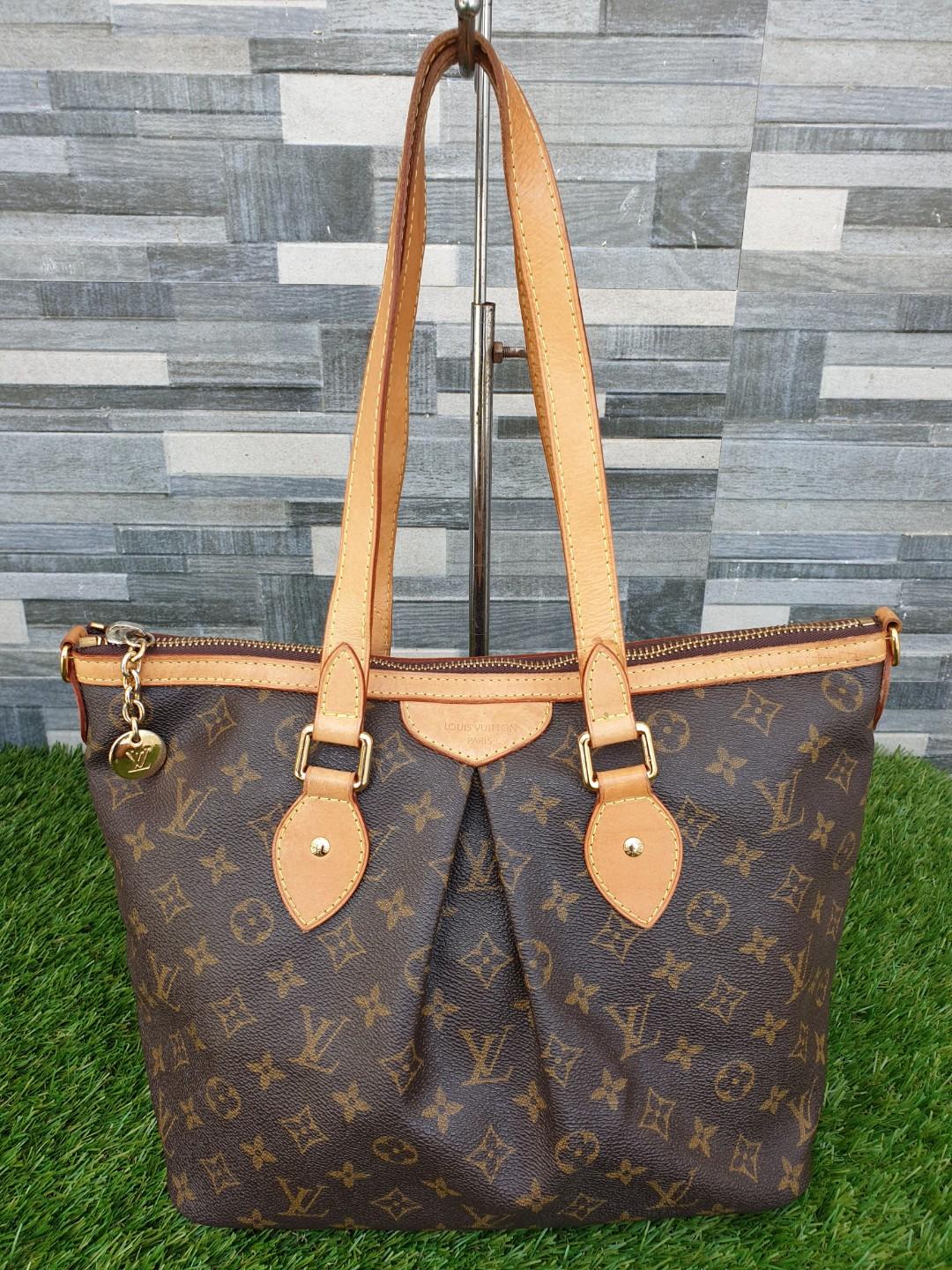 Lv bag no. 13357 (Category: Luxury Bags & Wallets) located in Cagayan de Oro. Submitted by hrvs.collection (Listing ID 235518523, Image 1). Description: # 13357 - P5,500 LV Palermo Monogram MM gold hardware shoulder bag, 30cm.