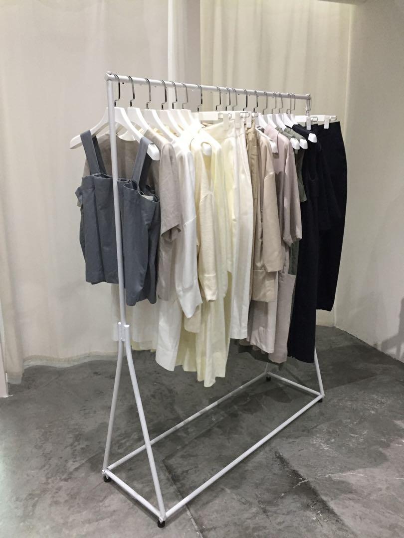 medium height metal display rack for sale