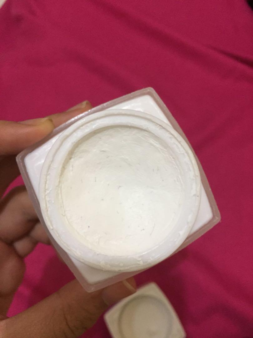 Ms Glow Sunblock Acne Kesehatan Kecantikan Kulit Sabun Tubuh Di Carousell